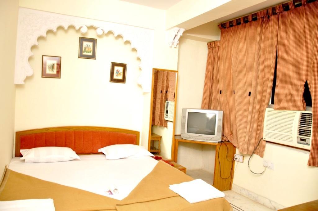 Kiran Palace Hotel Udaipur Værelse billede